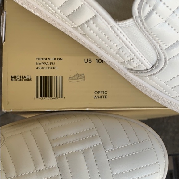 MICHAEL KORS TEDDY SLIP ON NAPPA PU OPTIC WHITE - Picture 12 of 16